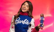 Homenaje a piloto de NASCAR mexicana Regina Sirvent con Barbie